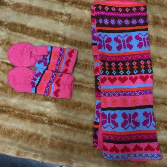 Girl's Athletech Fingerless Fleece Kids Mittens and Scarf Set - Picture 2 of 3